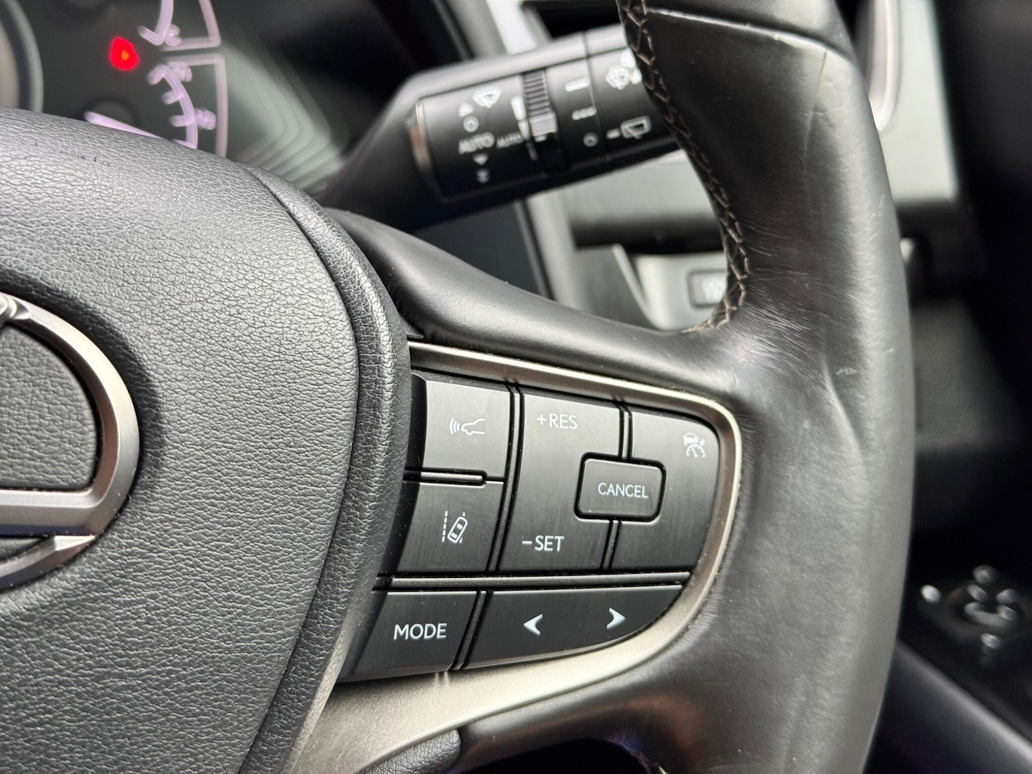 Used Lexus UX 2019 for sale - 76849823: Photo 51