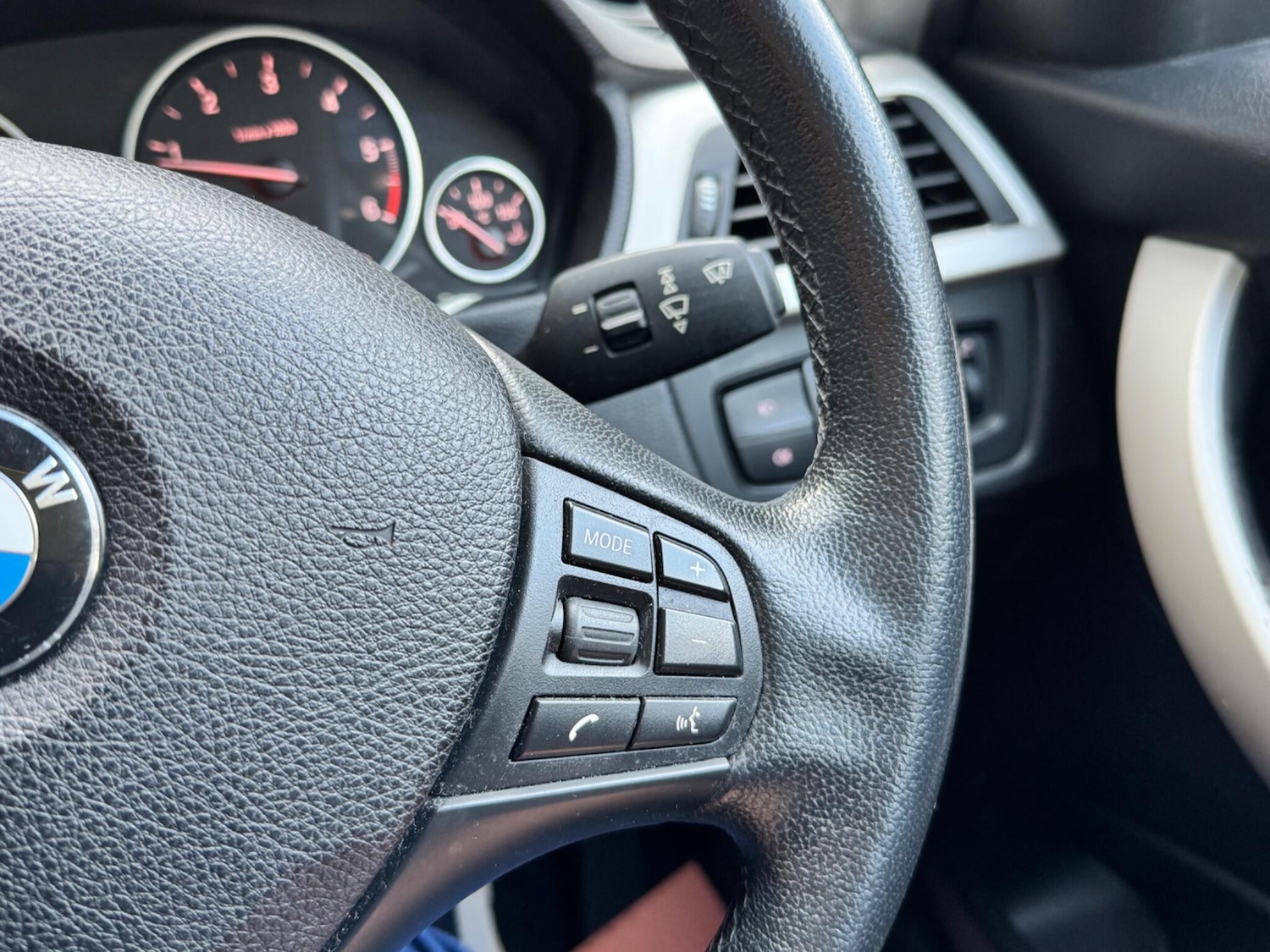 Used BMW 3 Series 2014 for sale - 76360984: Photo 40