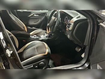 Used Infiniti Q30 2017 for sale - 77016346: Photo