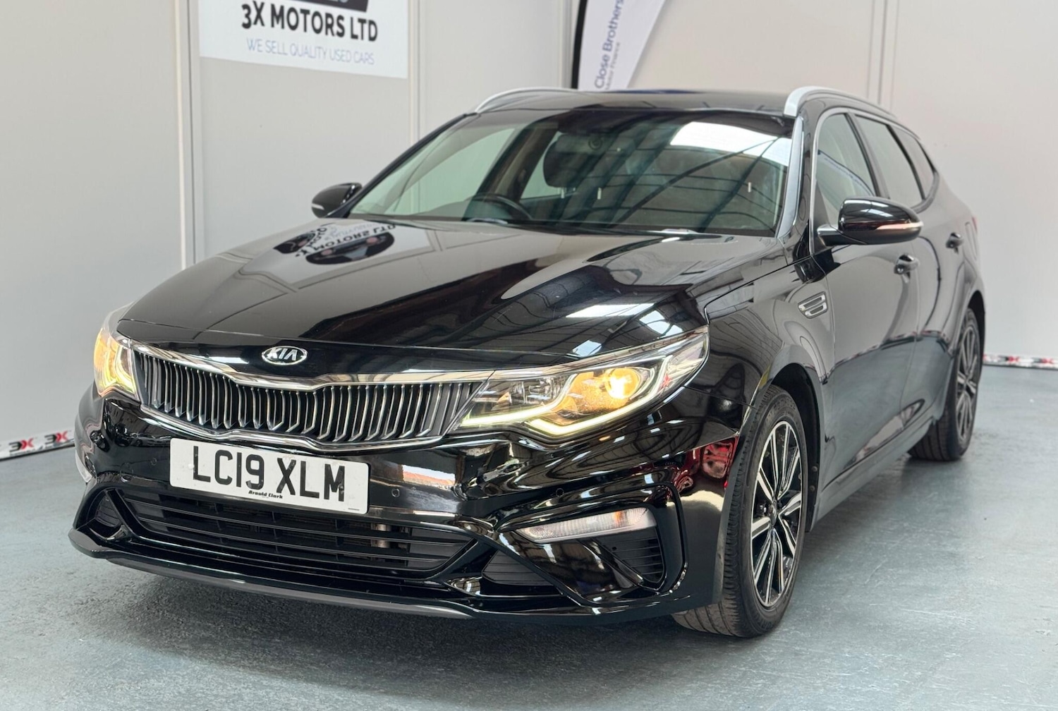 Used Kia Optima 2019 for sale - 76326102: Photo 2