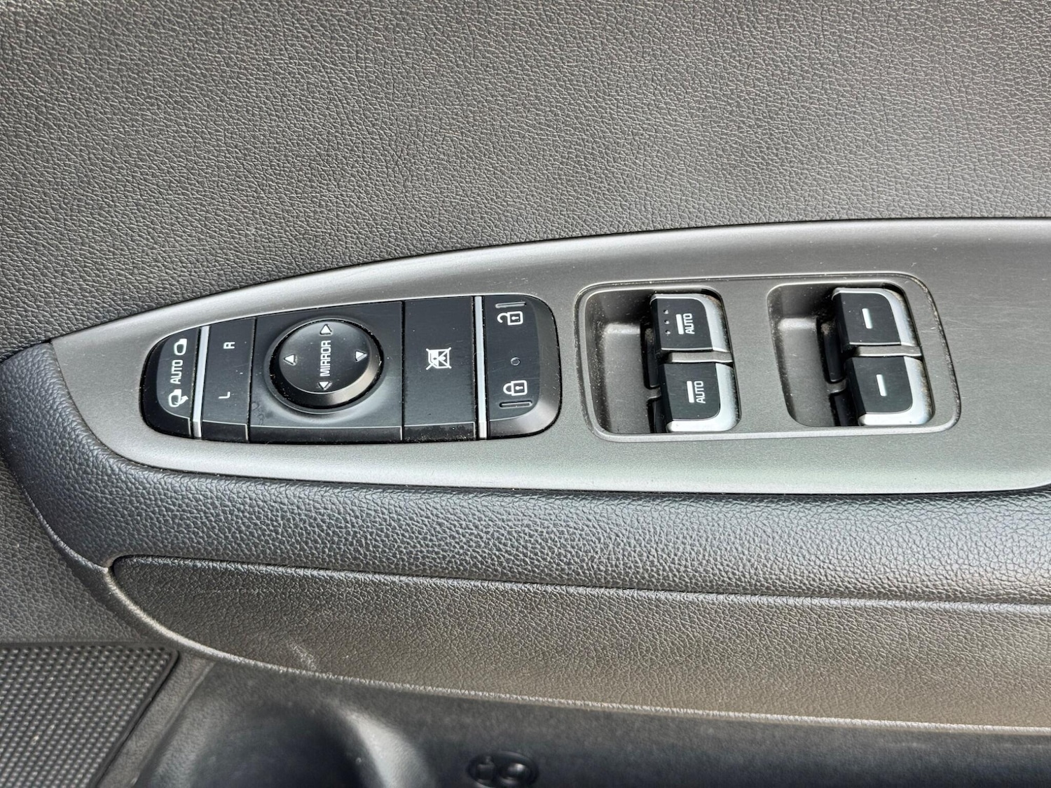 Used Kia Optima 2019 for sale - 76326102: Photo 25