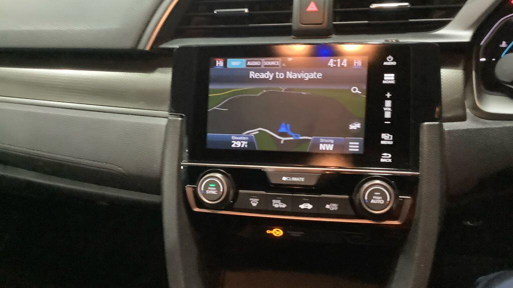 Used Honda Civic 2018 for sale - 77016019: Photo 11