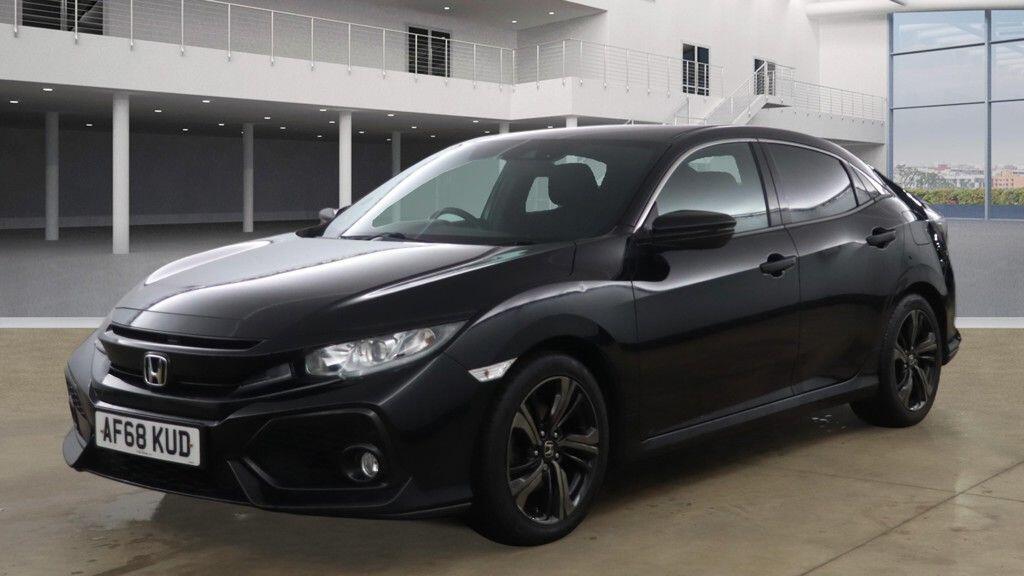 Used Honda Civic 2018 for sale - 77016019: Photo 2