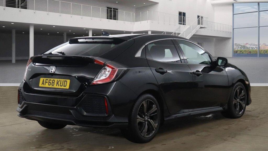 Used Honda Civic 2018 for sale - 77016019: Photo 4