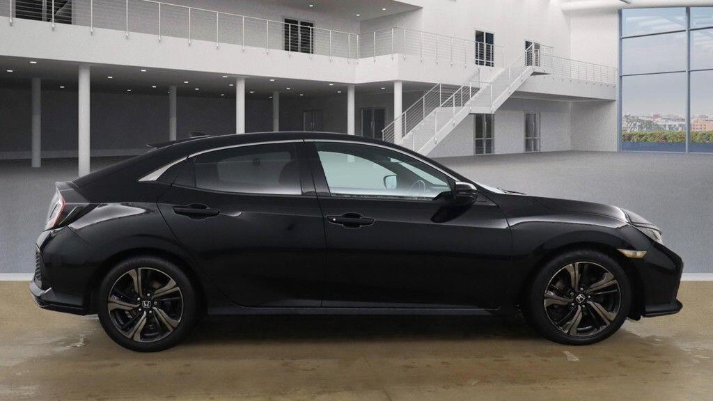 Used Honda Civic 2018 for sale - 77016019: Photo 5