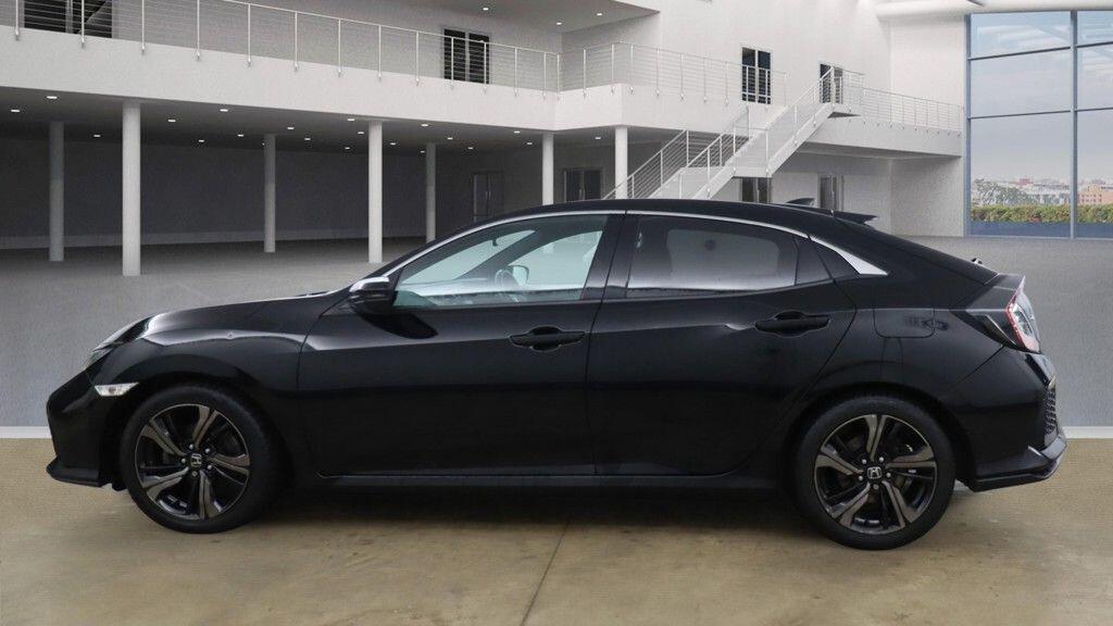 Used Honda Civic 2018 for sale - 77016019: Photo 6