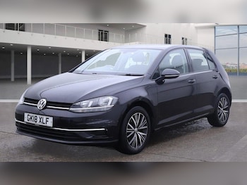 Used Volkswagen Golf 2018 for sale - 76440756: Photo