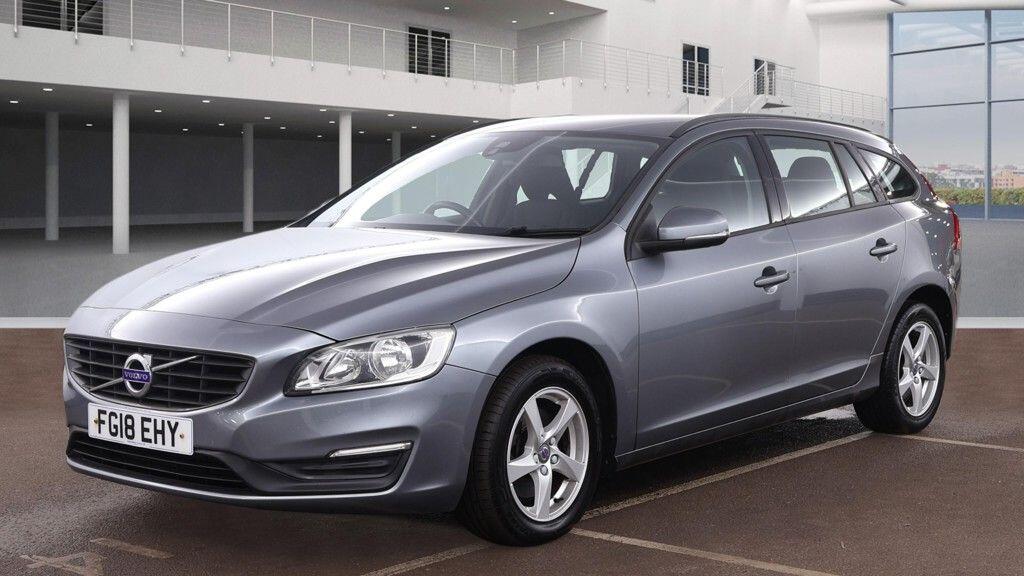 Used Volvo V60 2018 for sale - 77478672: Photo 2