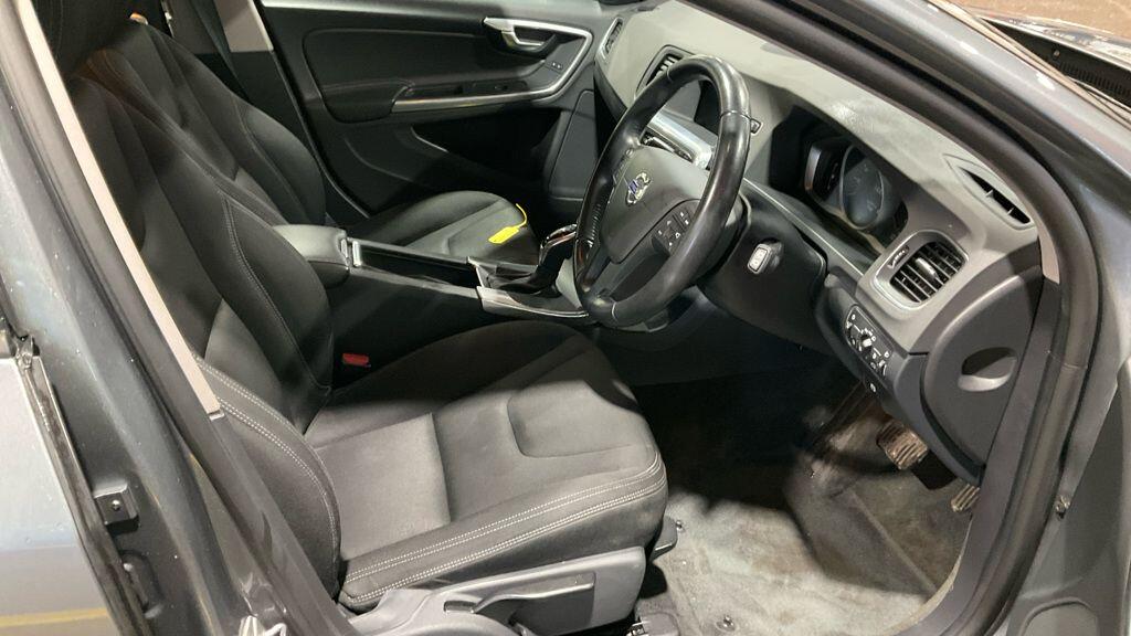 Used Volvo V60 2018 for sale - 77478672: Photo 3