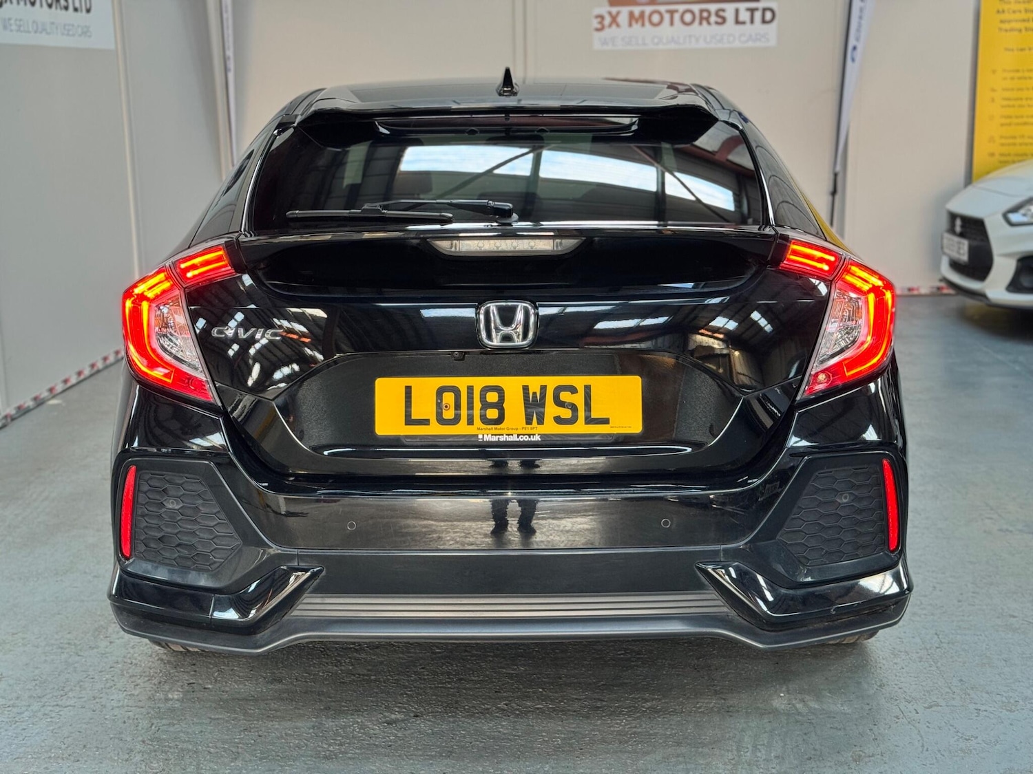 Used Honda Civic 2018 for sale - 76976461: Photo 16