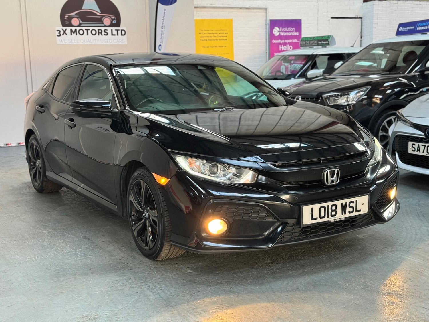 Used Honda Civic 2018 for sale - 76976461: Photo 2