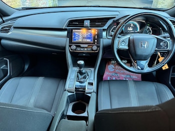 Used Honda Civic 2018 for sale - 76976461: Photo