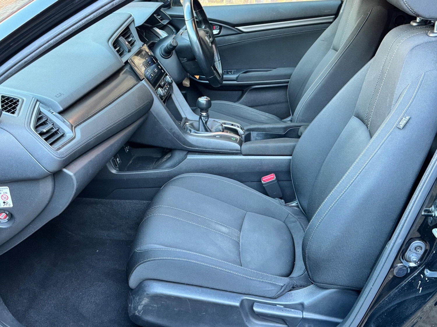 Used Honda Civic 2018 for sale - 76976461: Photo 5