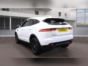 Used Jaguar E-Pace 2019 for sale - 76752816: Photo