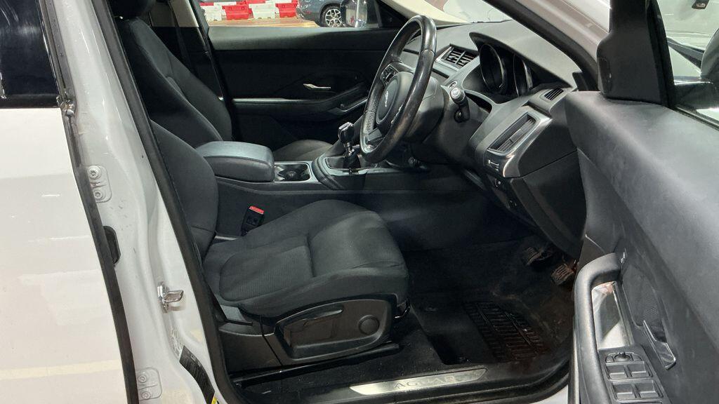 Used Jaguar E-Pace 2019 for sale - 76752816: Photo 4