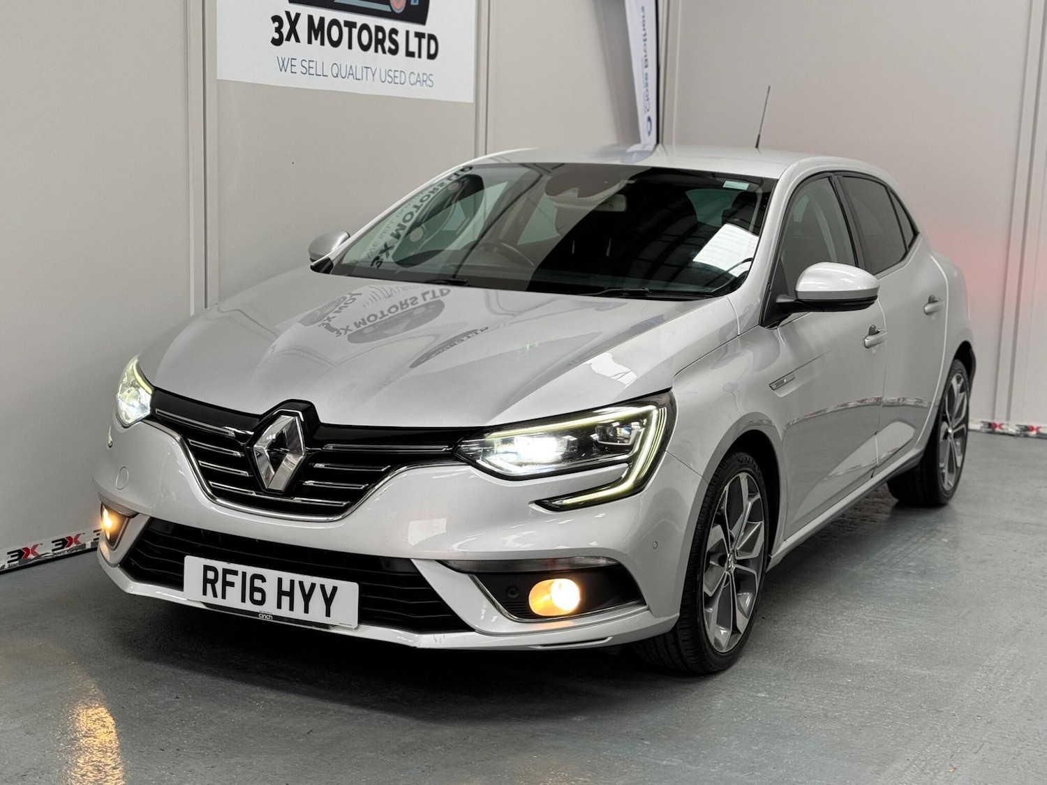 Used Renault Megane 2016 for sale - 76327252: Photo 2