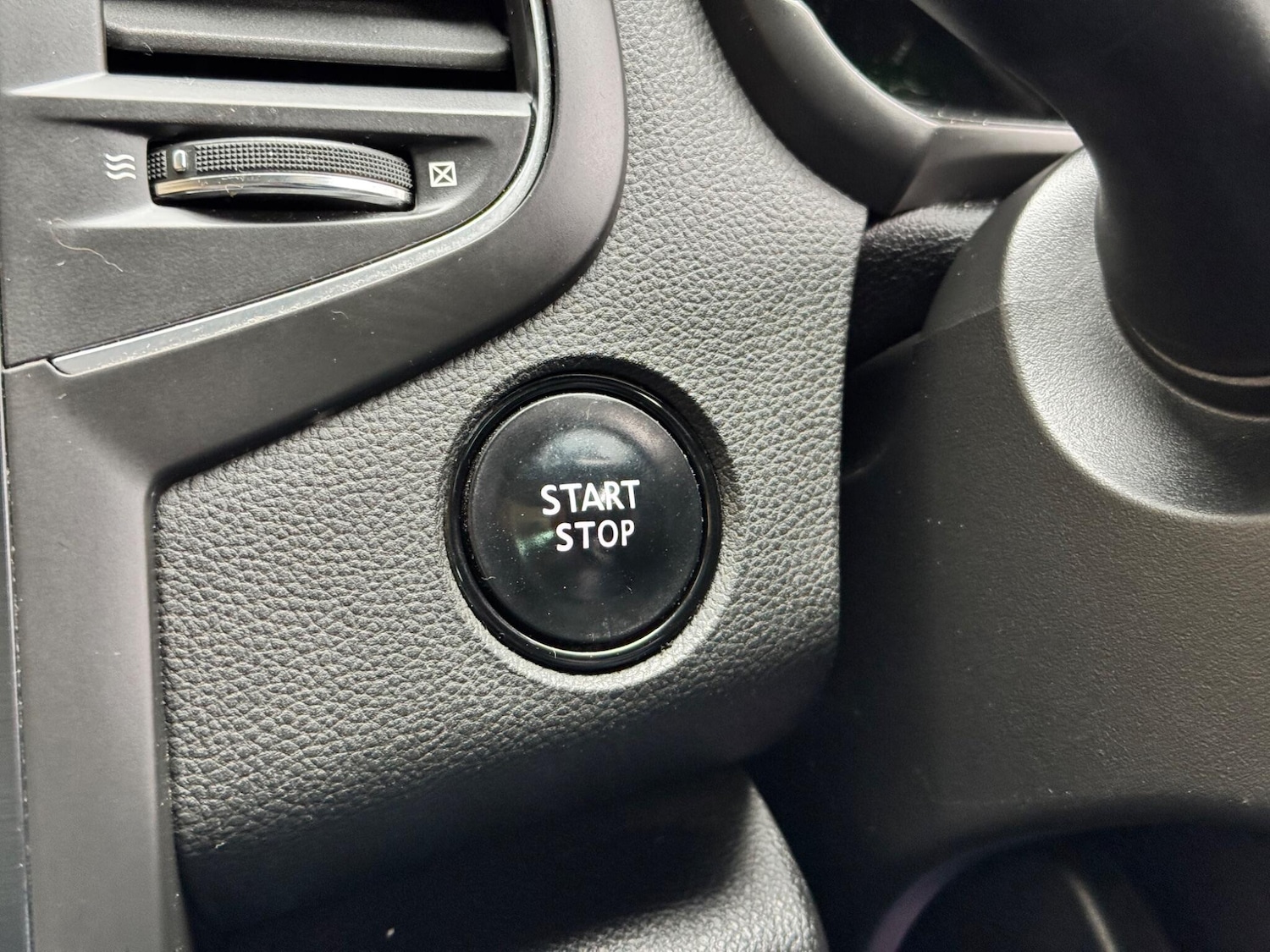 Used Renault Megane 2016 for sale - 76327252: Photo 38