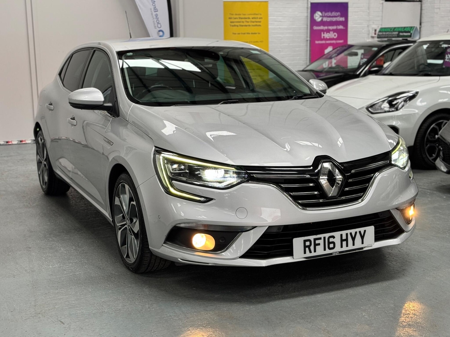 Used Renault Megane 2016 for sale - 76327252: Photo 4