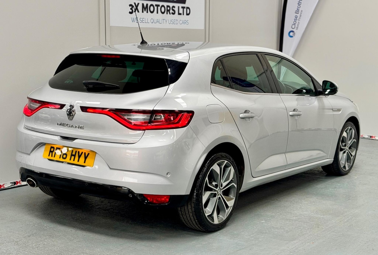 Used Renault Megane 2016 for sale - 76327252: Photo 8