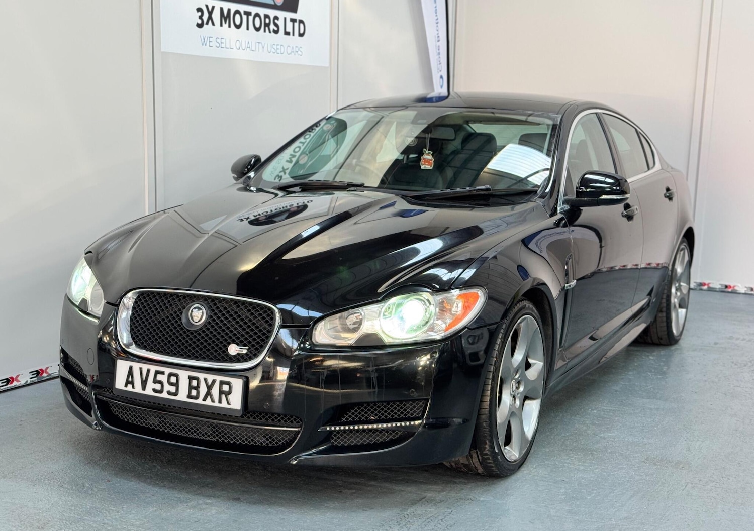 Used Jaguar XF 2009 for sale - 76667214: Photo 2
