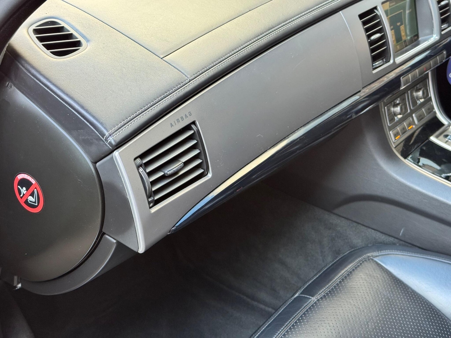 Used Jaguar XF 2009 for sale - 76667214: Photo 24