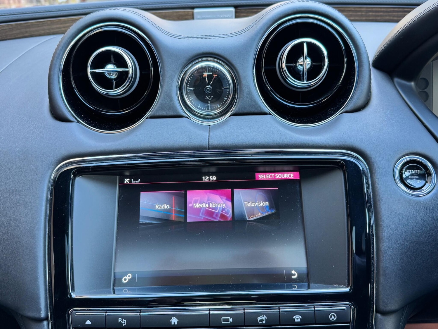 Used Jaguar XJ 2016 for sale - 76666604: Photo 36