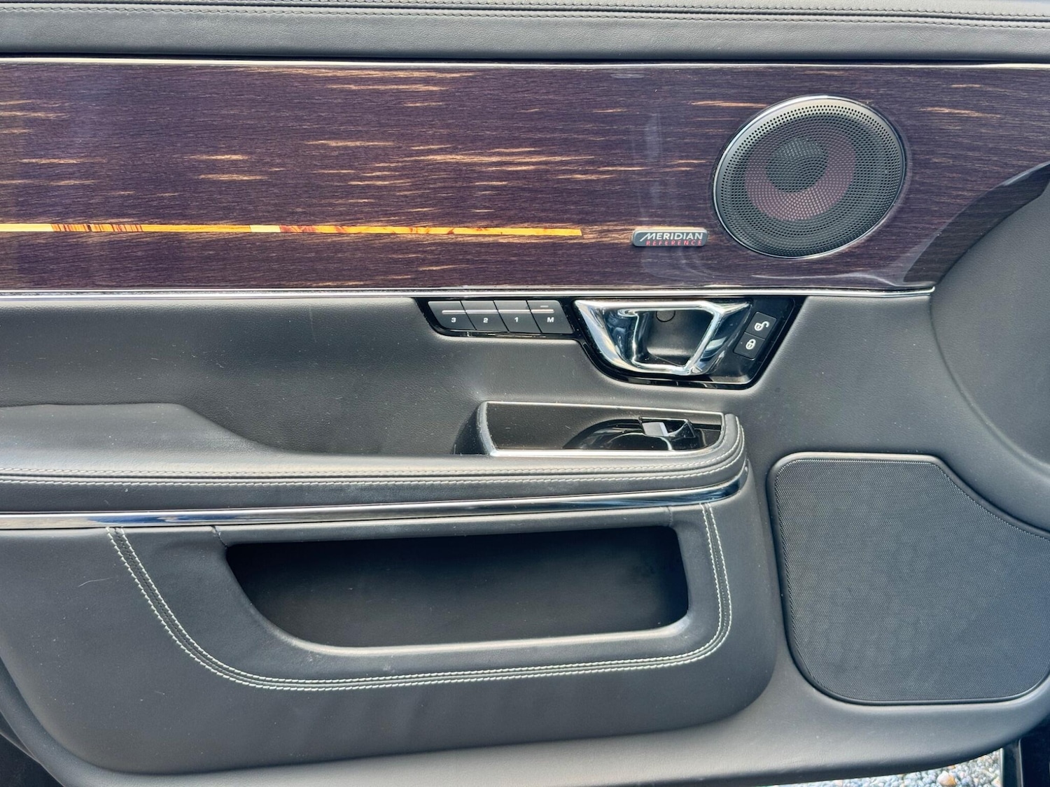 Used Jaguar XJ 2016 for sale - 76666604: Photo 53