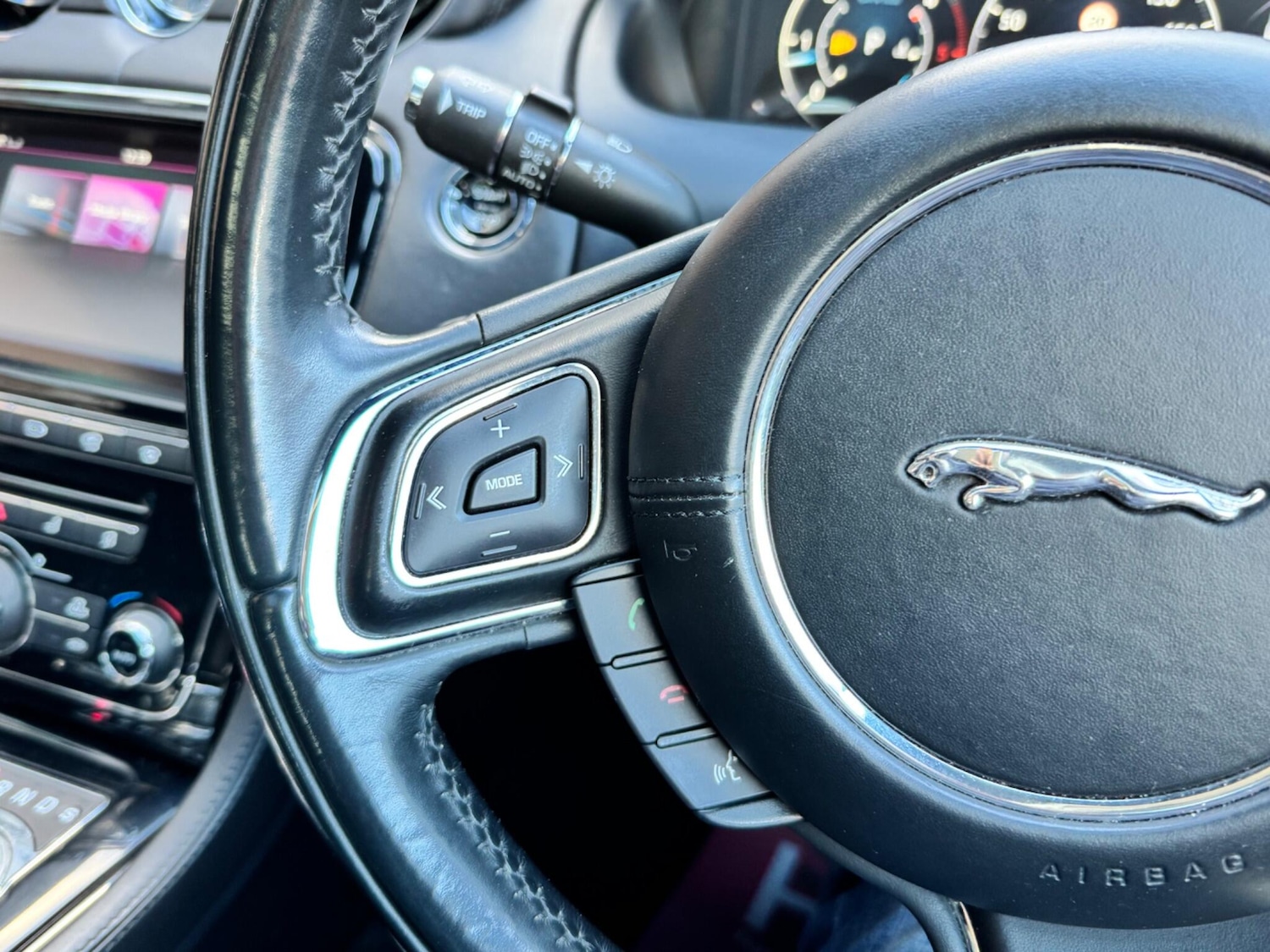 Used Jaguar XJ 2016 for sale - 76666604: Photo 68