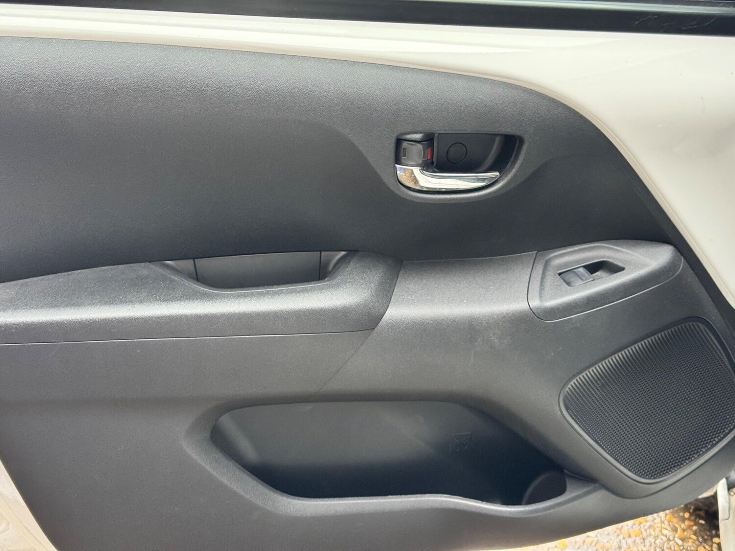 Used Toyota AYGO 2017 for sale - 76424911: Photo 28