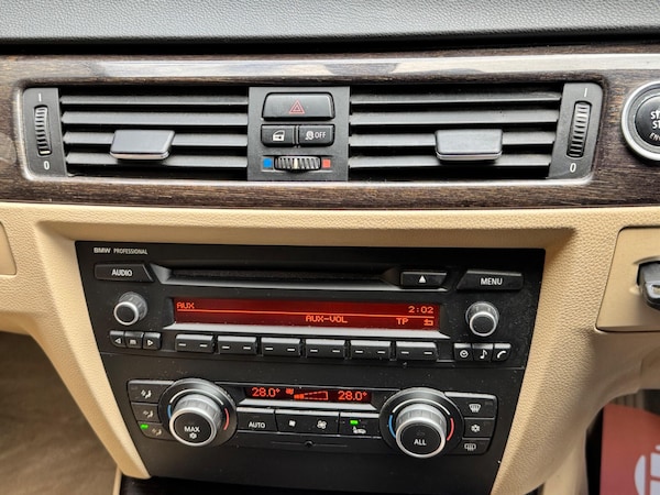 Used BMW 3 Series 2011 for sale - 76326053: Photo 28
