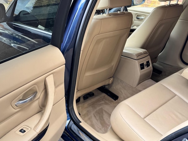 Used BMW 3 Series 2011 for sale - 76326053: Photo 38