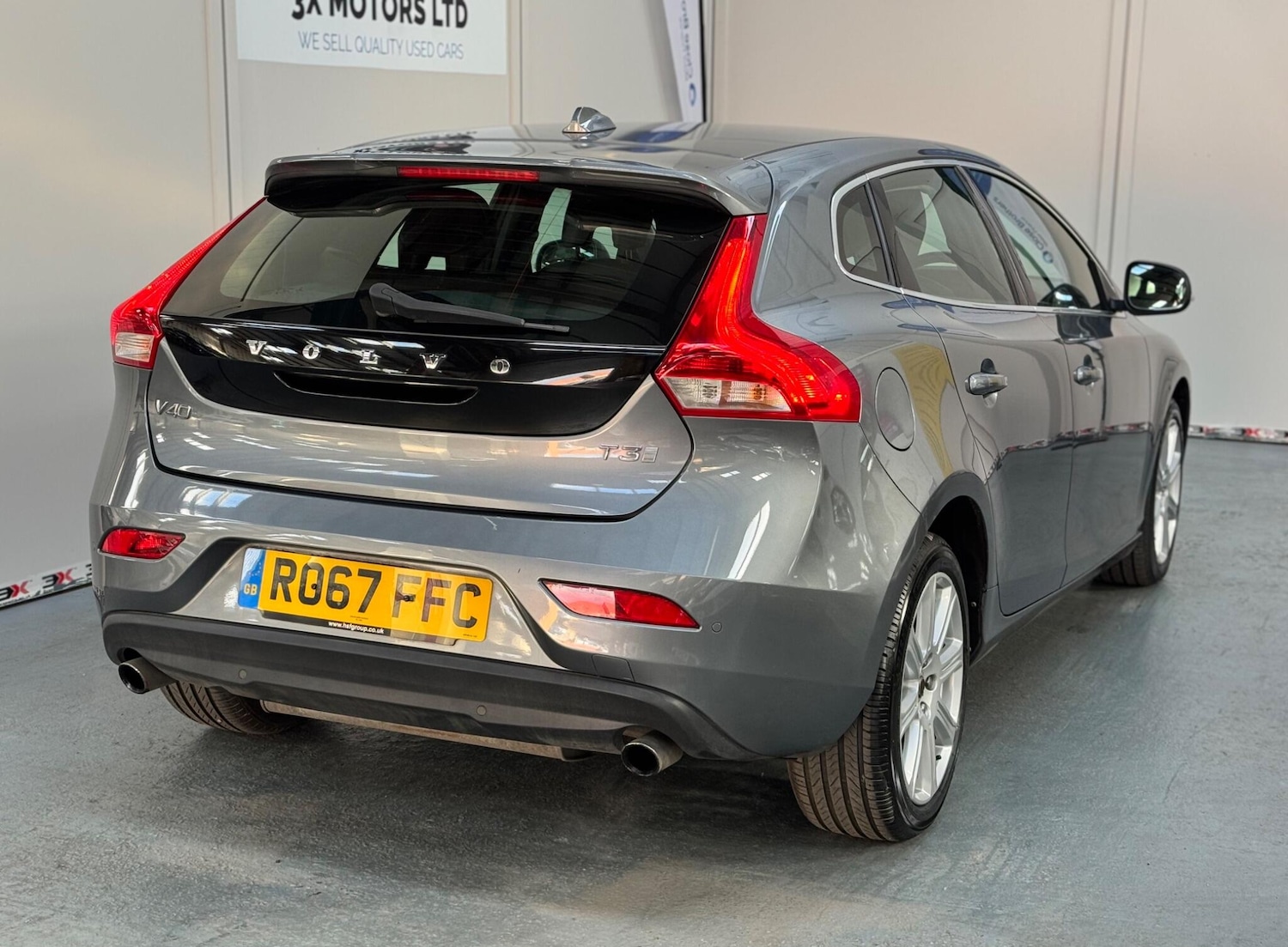 Used Volvo V40 2017 for sale - 76327305: Photo 10