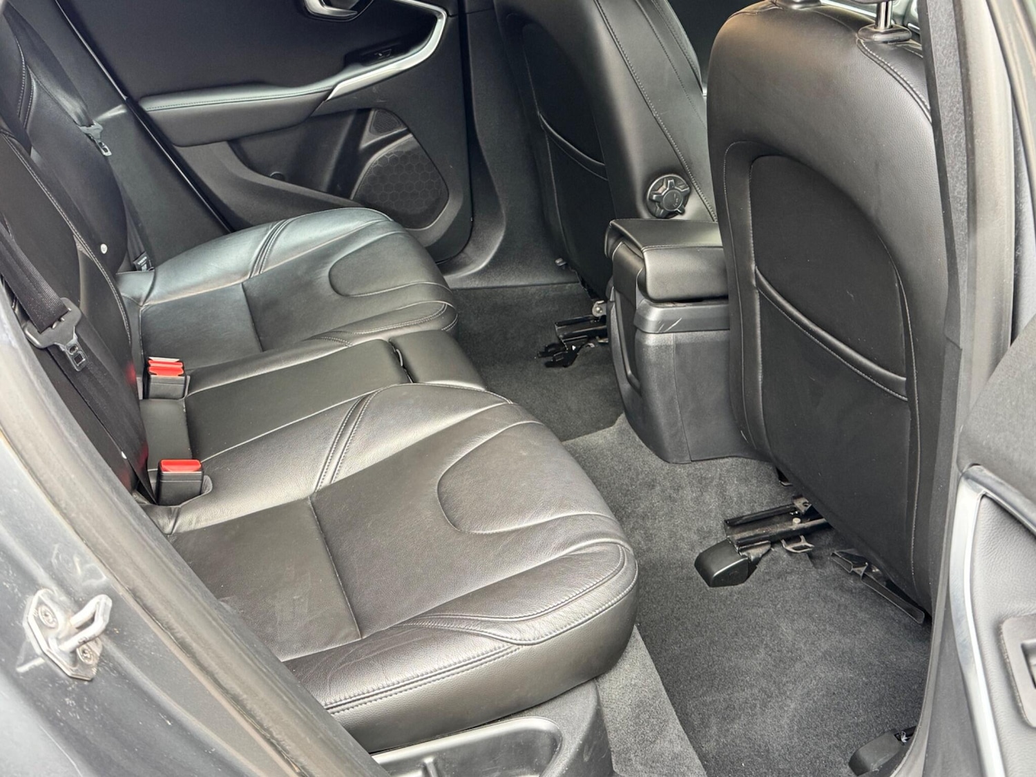 Used Volvo V40 2017 for sale - 76327305: Photo 12