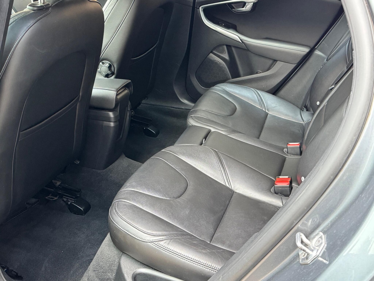 Used Volvo V40 2017 for sale - 76327305: Photo 13