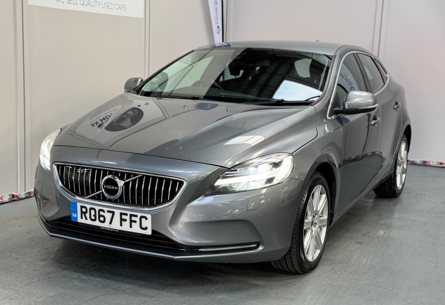 Used Volvo V40 2017 for sale - 76327305: Photo 2