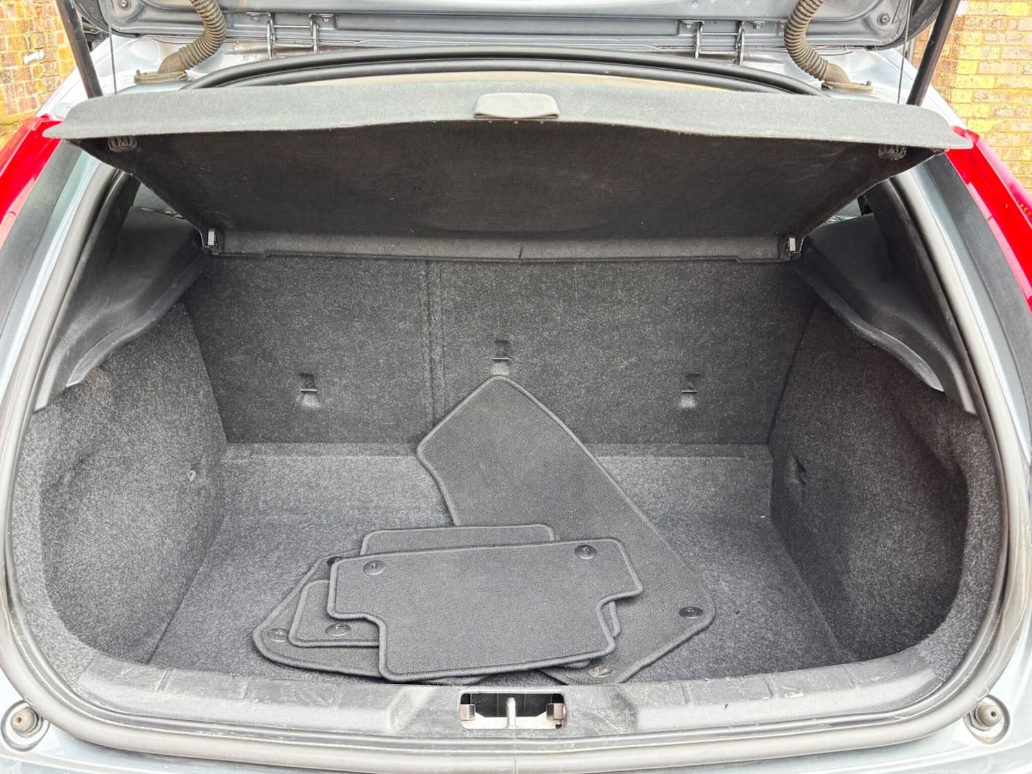 Used Volvo V40 2017 for sale - 76327305: Photo 22