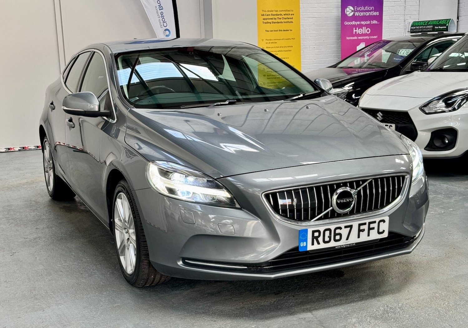 Used Volvo V40 2017 for sale - 76327305: Photo 4