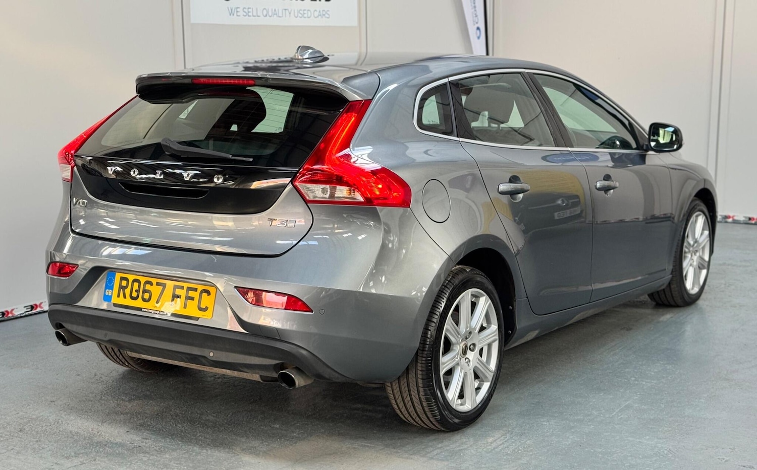 Used Volvo V40 2017 for sale - 76327305: Photo 9