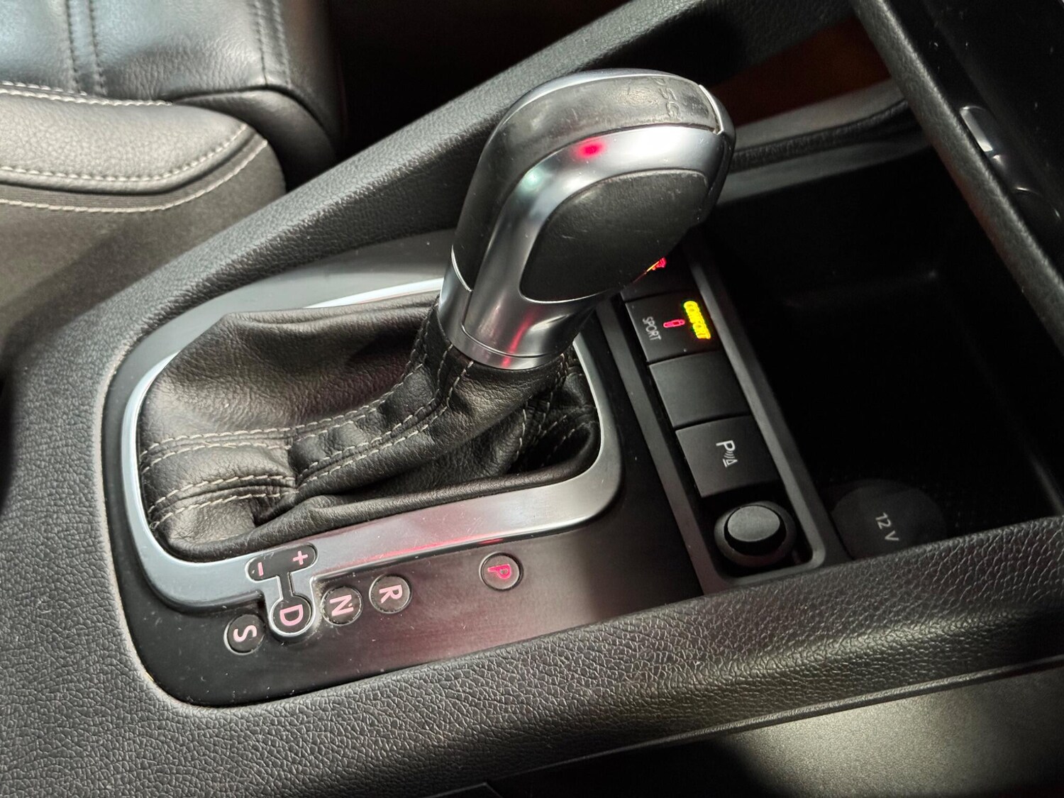 Used Volkswagen Scirocco 2015 for sale - 76327245: Photo 40