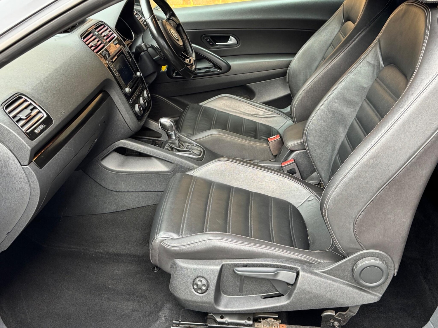 Used Volkswagen Scirocco 2015 for sale - 76327245: Photo 7