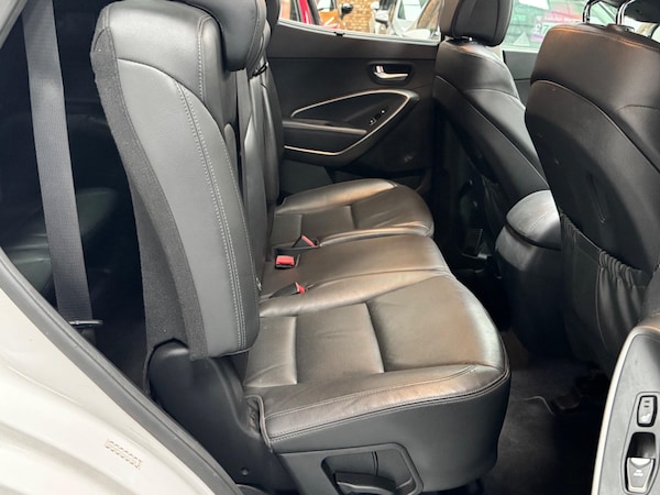 Used Hyundai Santa Fe 2016 for sale - 76327404: Photo 11