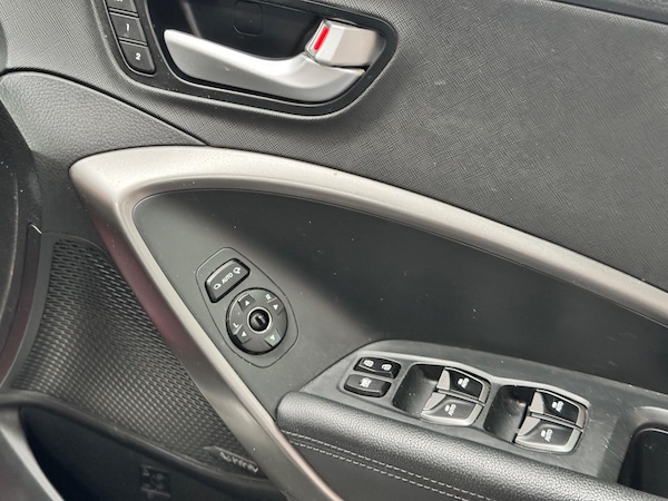 Used Hyundai Santa Fe 2016 for sale - 76327404: Photo 42