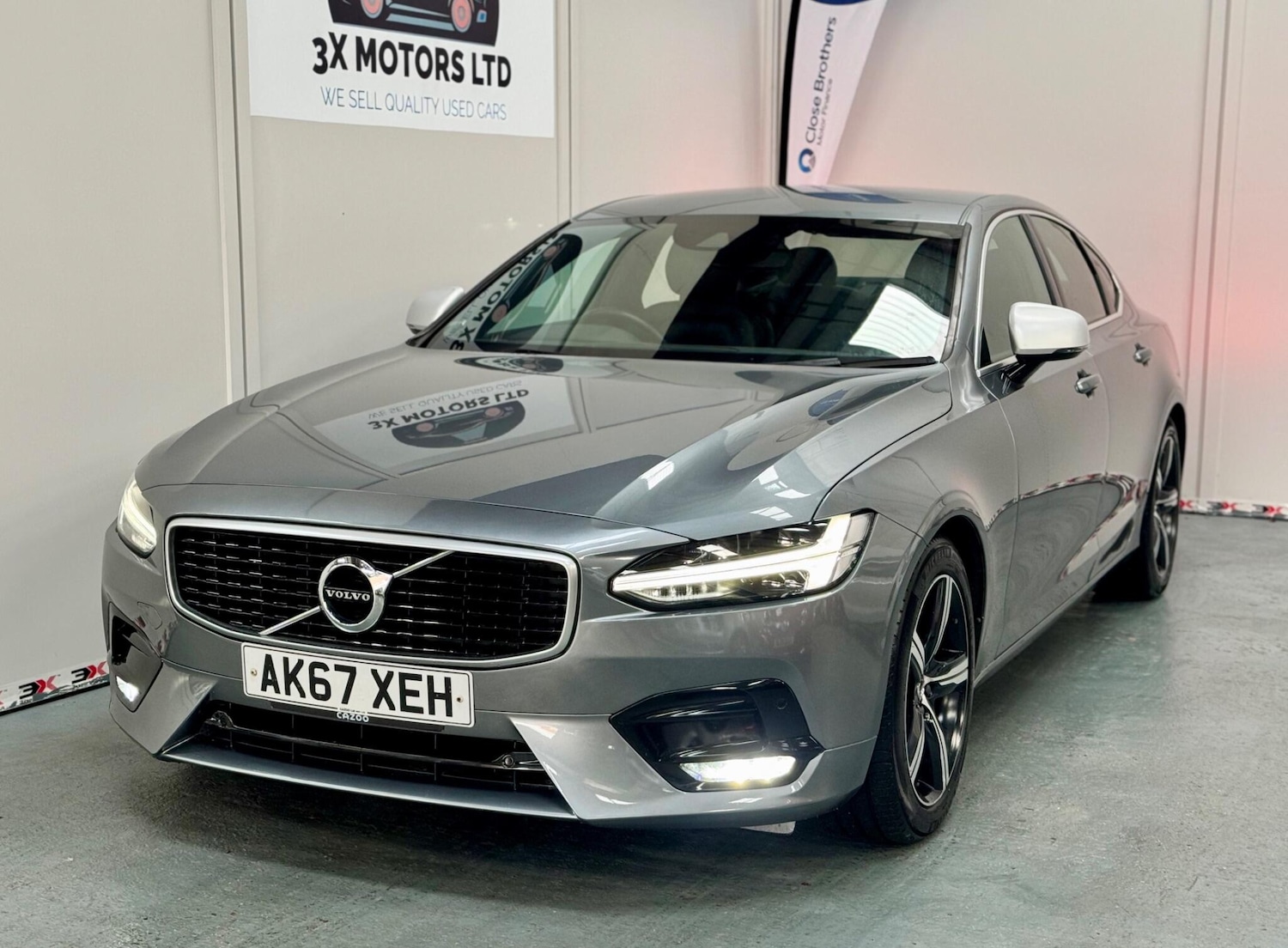 Used Volvo S90 2018 for sale - 76689735: Photo 2