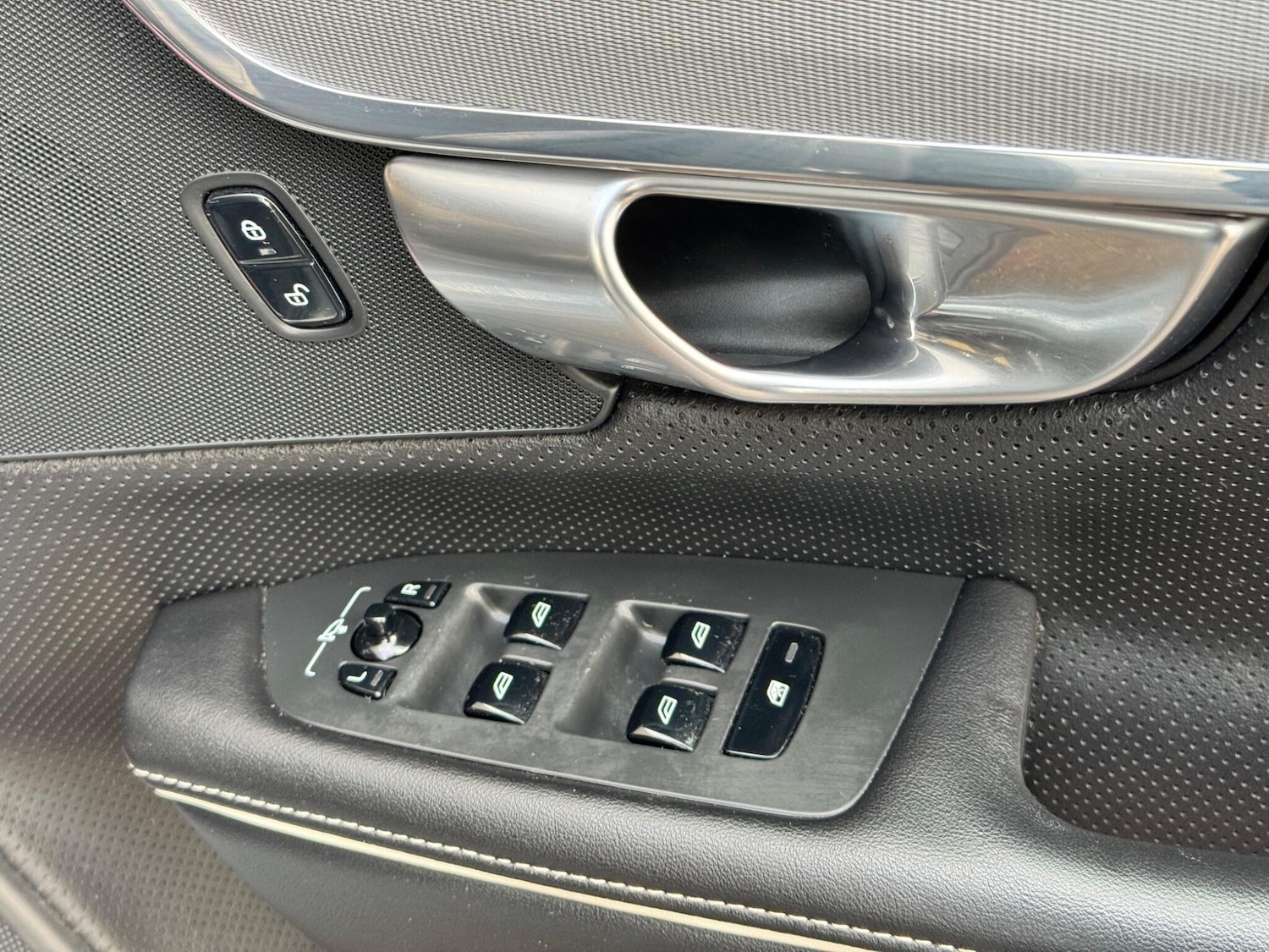 Used Volvo S90 2018 for sale - 76689735: Photo 39