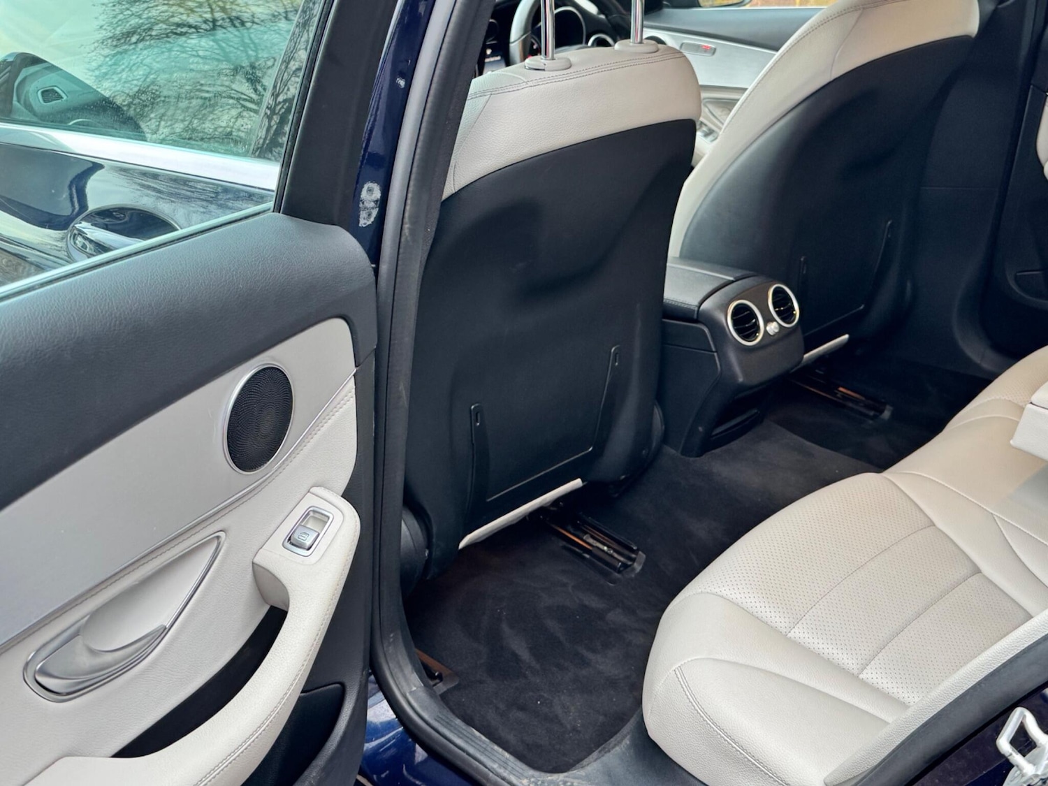 Used Mercedes-Benz C Class 2014 for sale - 77131989: Photo 42