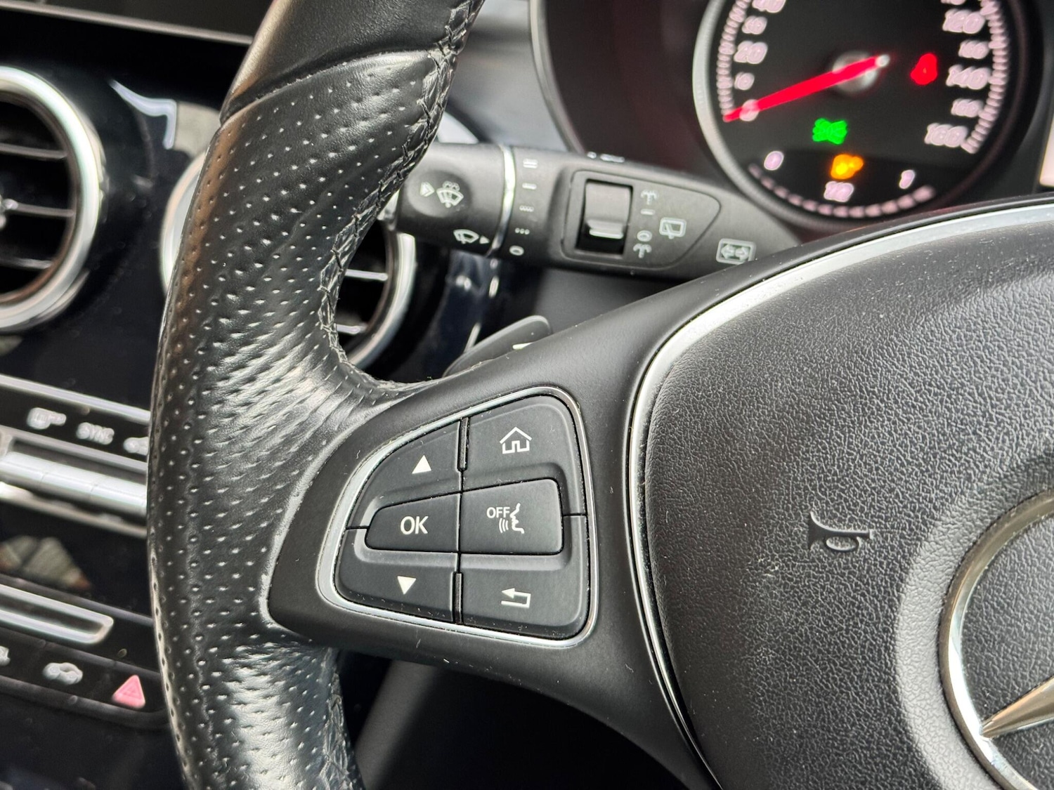 Used Mercedes-Benz C Class 2014 for sale - 77131989: Photo 45