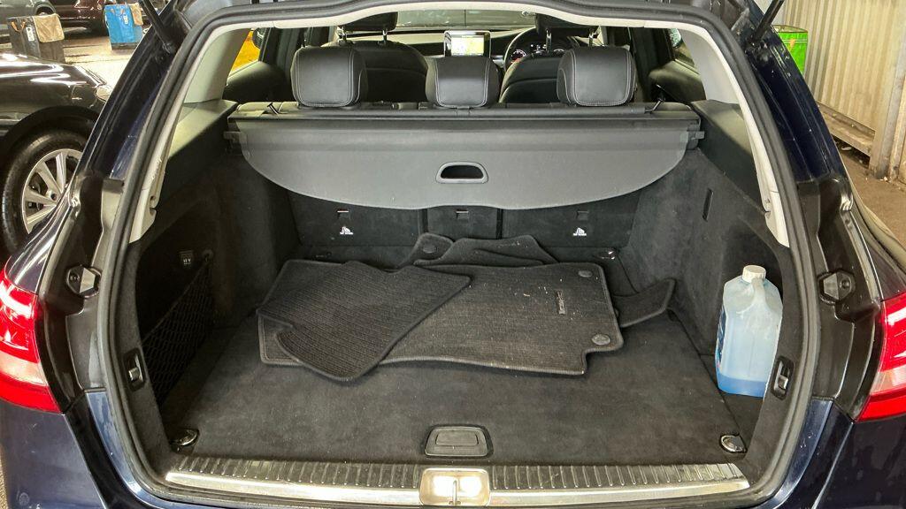 Used Mercedes-Benz C Class 2018 for sale - 76549486: Photo 9