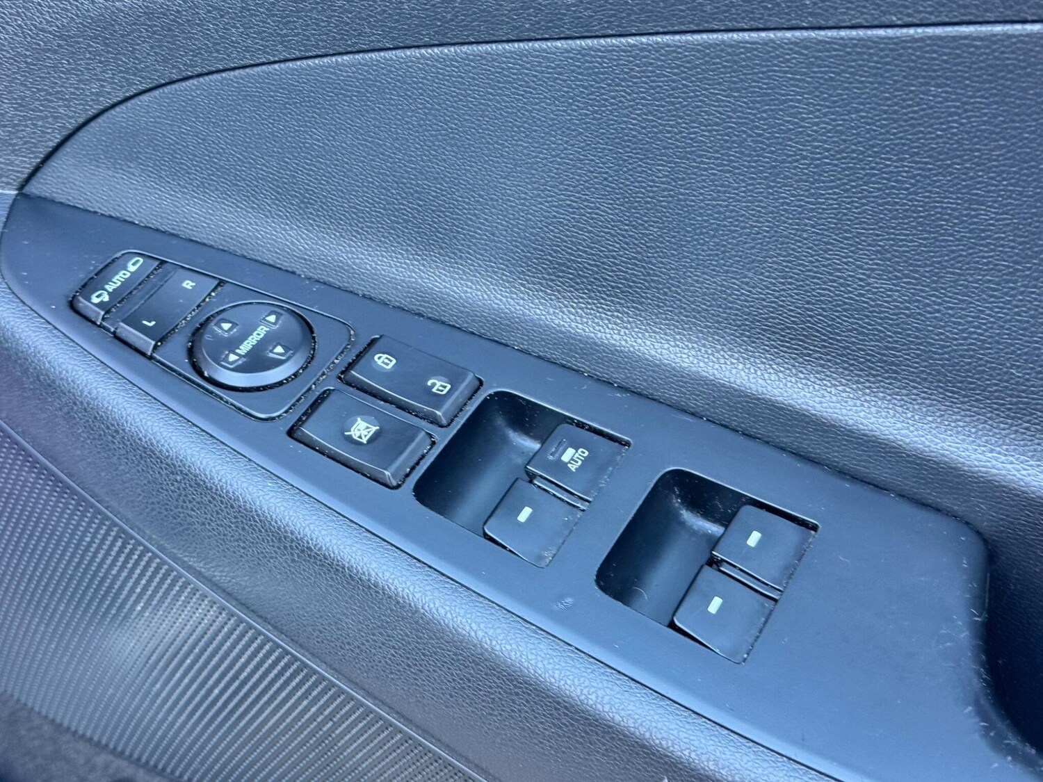 Used Hyundai TUCSON 2017 for sale - 76327220: Photo 34