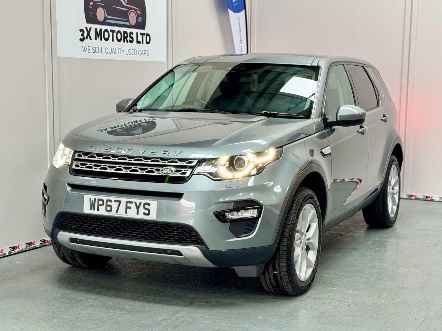 Used Land Rover Discovery Sport 2018 for sale - 76327198: Photo 2