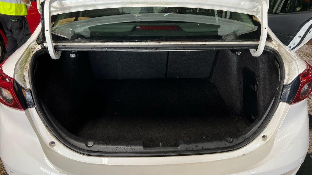 Used Mazda Mazda3 2015 for sale - 76381366: Photo 9